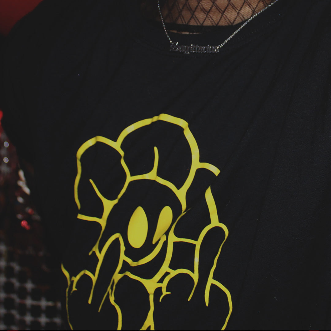 SMILE IN DEFIANCE TEE