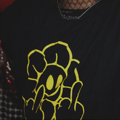 SMILE IN DEFIANCE TEE