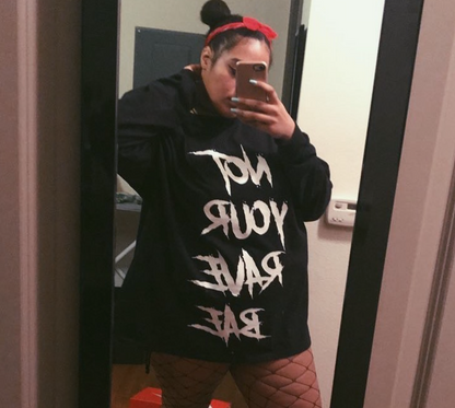 Camiseta de manga larga "No soy tu Rave Bae"